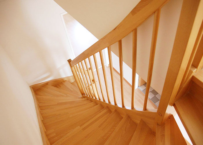 how-to-fix-squeaky-stairs