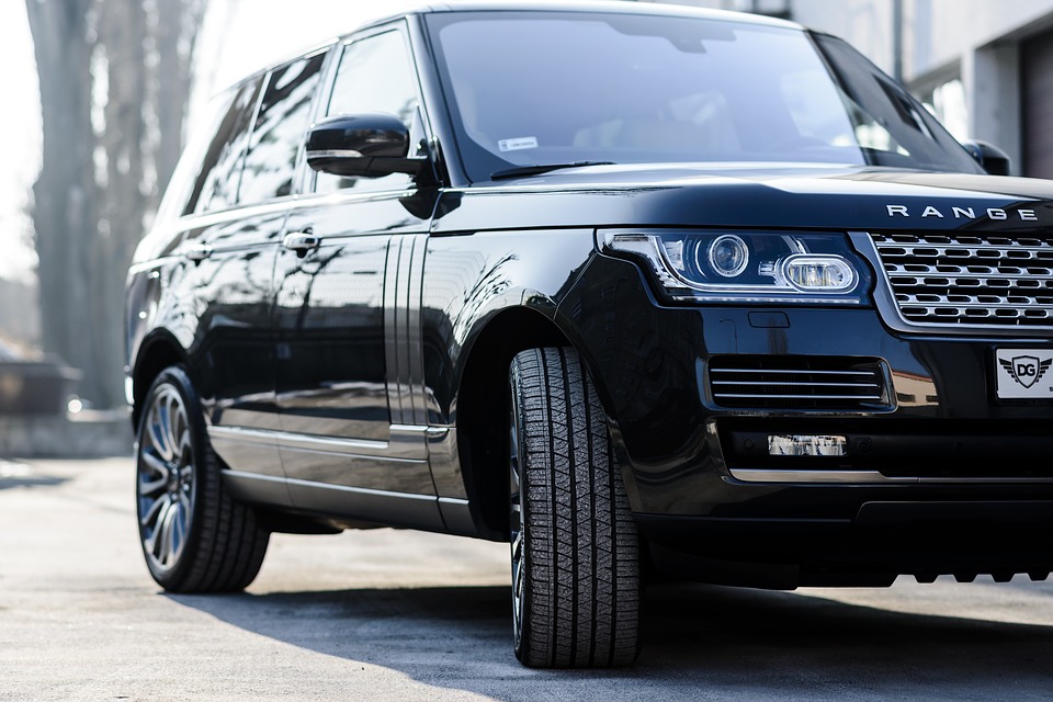 Luxury Range Rover SUV: high-end vehicle features, Range Rover performance review, luxury SUV maintenance